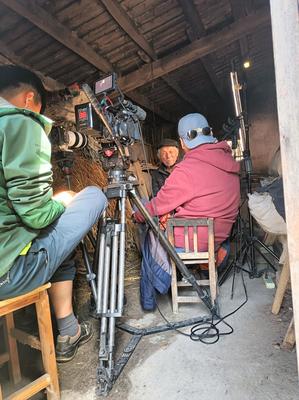 镜头里的峥嵘岁月 央视专访退伍老兵刘元甫背后的纪实故事